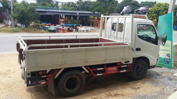 รถฮีโน่ 6 ล้อ ( ไม่ดั้ม ) 145 แรงม้า. ปี 56 ( รถวิ่ง 19,xxx กม. ) สนใจติดต่อ 081 - 6079515 รถฮีโน่ 6 ล้อ ( ไม่ดั้ม ) 145 แรงม้า. ปี 56 ( รถวิ่ง 19,xxx กม. ) สนใจติดต่อ 081 - 6079515