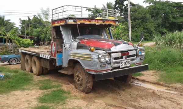ขายแม็คโคร KOMATSU PC100 รุ่น 5ไฟฟ้าครบ ขายแม็คโคร KOMATSU PC100 รุ่น 5ไฟฟ้าครบ