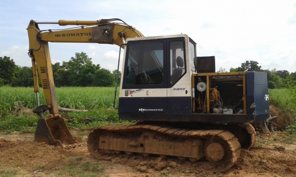 ขายแม็คโคร KOMATSU PC100 รุ่น 5ไฟฟ้าครบ ขายแม็คโคร KOMATSU PC100 รุ่น 5ไฟฟ้าครบ