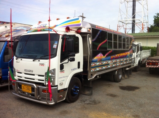 6ล้อ NQR 175HP กะบะยาว5.50ม.