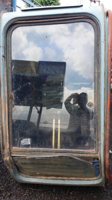 ขายด่วน หัวเก๋ง HITACHI EX 200-3 มีกล่อง= จอ =พร้อมสายไฟ