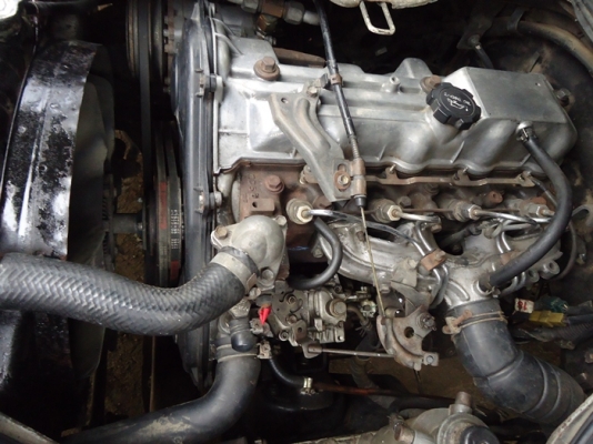 รถตู้  Toyota  hiace  ขับดี    เครื่องดี 2 L  เดิมๆ  แห้ง ๆ เกียร์ดี   เอกสารพร้อมโอน  อัตราเร่งดี  เดินเบาเรียบ ประหยัดครับ