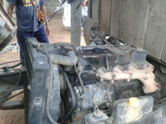 รถหกล้อ NPR110 ปี่2545 เฟื่อง Fหน้าหลัง พร้อมใช้ทะเบียนหมดปี่2558 รถพร้อมใช้