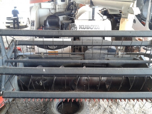 รถเกี่ยวข้าวคูโบต้า DC95GM