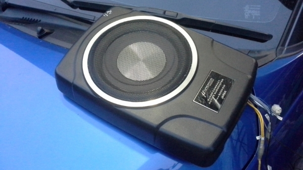 Sub Box u' Dimension ดอก 8" แอมป์ในตัว Made in Japan