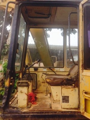 ขายรถแบคโฮ KOMATSU PC 60-5 สภาพสวย เอกสารใบแจ้งจำหนาย สนใจโทร 081-9701072