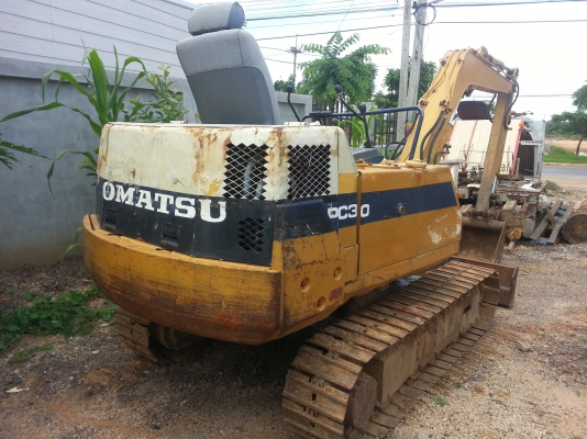 ขายkomatsu pc30-6 เก่านอกยังไม่ได้ใช้งานในไทย พร้อมใช้งานครับ
