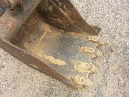 ขายkomatsu pc30-6 เก่านอกยังไม่ได้ใช้งานในไทย พร้อมใช้งานครับ