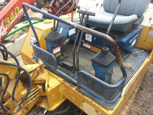 ขายkomatsu pc30-6 เก่านอกยังไม่ได้ใช้งานในไทย พร้อมใช้งานครับ