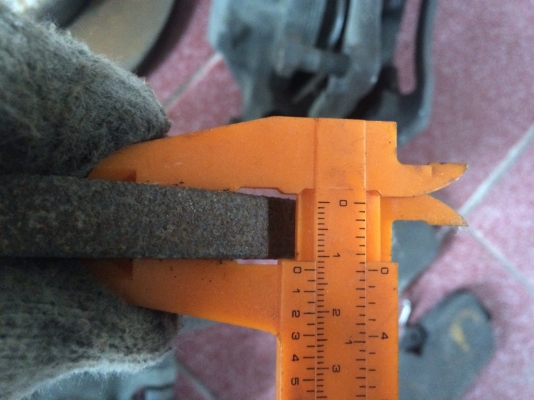 ดิสหน้าจานตันยังหนา BMW e30 พร้อมคาลิปเปอร์ 1200บาท 0817113399