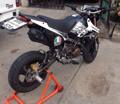 ขาย Ksr ปี 2013 สตาร์ทมือ ราคา 40,000.- (ราคาต่อรองได้) รายการของแต่ง - แฮนด์ Fatbar - ท้ายสั้น (มีท้ายเดิมให้) - กันล้ม2จุด - สันญาณกันขโมย - ไฟเลี้ยวหลังทร DRC - ยางหลัง size 130 - โช๊คYSS - ก้านเบรค GTR พับได้ ติดต่อ 083-033-1406 086-392-7573 (พีท) ขาย Ksr ปี 2013 สตาร์ทมือ ราคา 40,000.- (ราคาต่อรองได้) รายการของแต่ง - แฮนด์ Fatbar - ท้ายสั้น (มีท้ายเดิมให้) - กันล้ม2จุด - สันญาณกันขโมย - ไฟเลี้ยวหลังทร DRC - ยางหลัง size 130 - โช๊คYSS - ก้านเบรค GTR พับได้ ติดต่อ 083-033-1406 086-392-7573 (พีท)