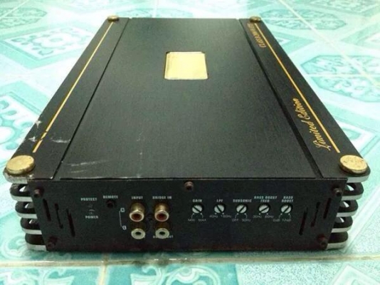 แอมป์คลาสดี บิ้กเฮด 2000w มือสองสภาพเดิมๆไม่เคยซ่อม ขับซับ10&quot;-12&quot;โครงหล่อสบายๆแรงดีเบสดีมาก ไม่กินไฟ ขาย 2950 บาท
