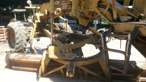 ขายด่วนครับ เกรดเดอร์ CATERPILLAR 140G 72V7800รถสวยครับ พร้อมใช้งาน ครับ