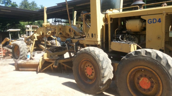 ขายด่วนครับ เกรดเดอร์ CATERPILLAR 140G 72V7800รถสวยครับ พร้อมใช้งาน ครับ