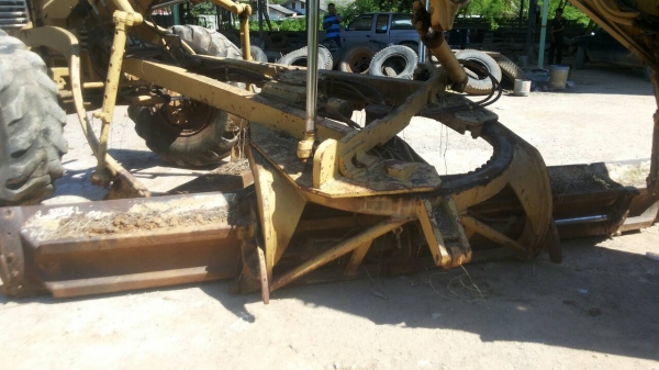 ขายด่วนครับ เกรดเดอร์ CATERPILLAR 140G 72V7800รถสวยครับ พร้อมใช้งาน ครับ