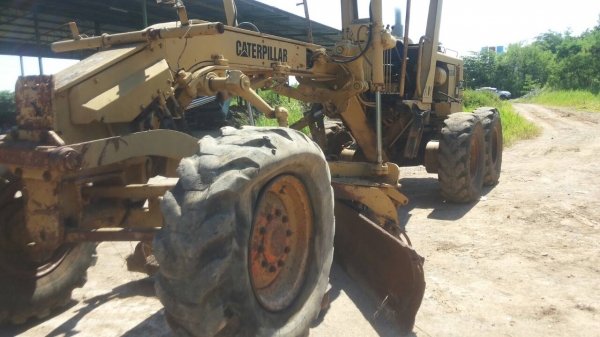 ขายด่วนครับ เกรดเดอร์ CATERPILLAR 140G 72V7800รถสวยครับ พร้อมใช้งาน ครับ