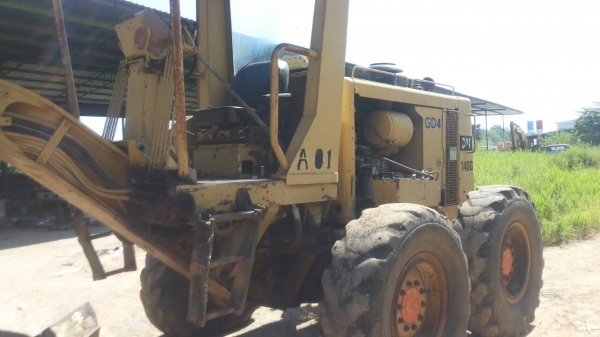 ขายด่วนครับ เกรดเดอร์ CATERPILLAR 140G 72V7800รถสวยครับ พร้อมใช้งาน ครับ