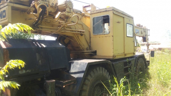 ขายด่วนครับ รถยกนิสส้น M1 4ล้อ เครน TANADO 25 ตัน พร้อมใช้งานเลยครับ