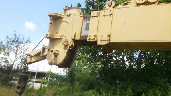 ขายด่วนครับ รถยกนิสส้น M1 4ล้อ เครน TANADO 25 ตัน พร้อมใช้งานเลยครับ