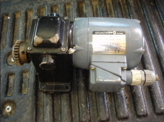 ขายมอเตอร์เกียร์ขนาดเล็ก 50 W 380 V made in Germany อัตราทด 1:60 สภาพดี