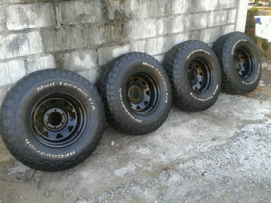 ขายล้อ 16 ลบ28พร้อมBF KM2ขนาด255/85R16 ขายล้อ 16 ลบ28พร้อมBF KM2ขนาด255/85R16