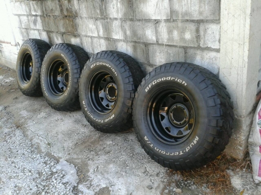 ขายล้อ 16 ลบ28พร้อมBF KM2ขนาด255/85R16 ขายล้อ 16 ลบ28พร้อมBF KM2ขนาด255/85R16