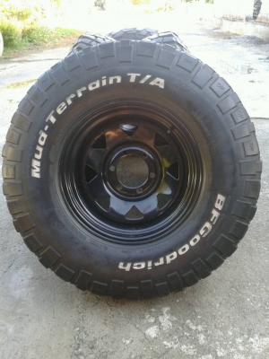 ขายล้อ 16 ลบ28พร้อมBF KM2ขนาด255/85R16