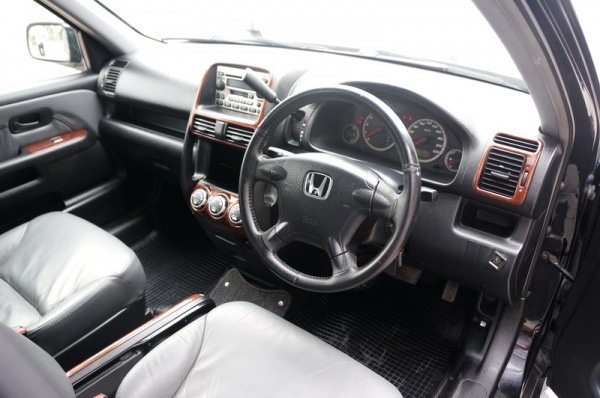 HONDA CRV ปี2003 ตัว TOP ติดแก็ส LPG หัวฉีด เบาะหนัง ล้อ MAX สีสวย แอร์เย็น ชุดแต่งรอบคัน หน้า+หลังเดิมๆ