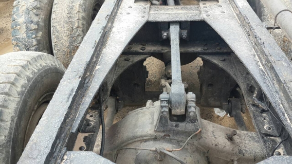 ช่วงล่าง2เพลา ของอีซูซุ 240 พร้อมใช้งาน ** ยังอยู่กับรถพร้อมถอดให้เลยครับ **