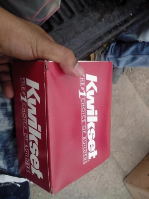 ขายครับมือบิดประตู มี 500 กว่าชุด ราคา 180 บาท เเบ่งได้  USA