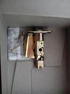 ขายครับมือบิดประตู มี 500 กว่าชุด ราคา 180 บาท เเบ่งได้  USA