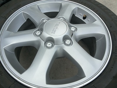 ขายล้อแม็กISUZU GOLD seriesขอบ16 พร้อมยาง215/65/16 ปี 13 4 ล้อ