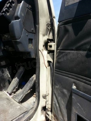 รถบรรทุก 10 ล้อพื้นเรียบ ISUZU รุ่น FTR125Y มีแอร์ พวงมาลัยเพาเวอร์ ระบบเบรคทริฟฟี่