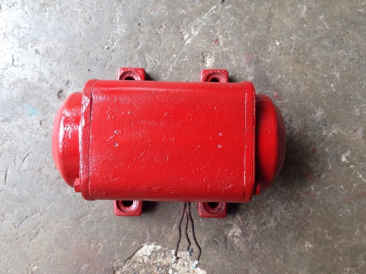 ขายมอเตอร์สั่น-เขย่า Mikasa 0.5 HP. 380 V made in Japan สภาพดี วิ่งนิ่ม สั่นแรง พร้อมใช้งาน ขายมอเตอร์สั่น-เขย่า Mikasa 0.5 HP. 380 V made in Japan สภาพดี วิ่งนิ่ม สั่นแรง พร้อมใช้งาน