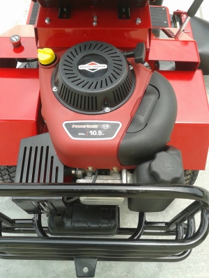 เครื่องยนต์รถตัดหญ้า