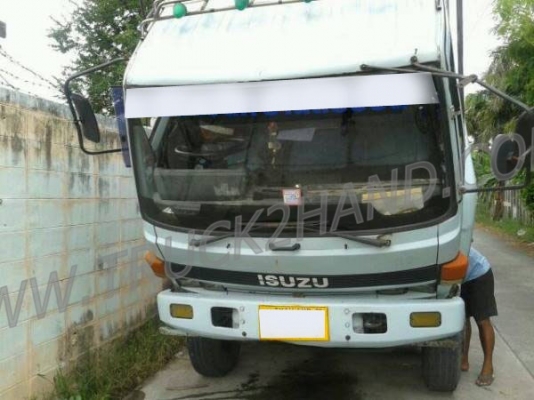 10 ล้อ ISUZU กระบะบรรทุกพื้นเรียบ  ปีจดทะเบียน 2541สภาพพร้อมใช้งาน