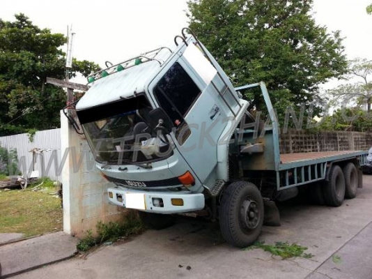 10 ล้อ ISUZU กระบะบรรทุกพื้นเรียบ  ปีจดทะเบียน 2541สภาพพร้อมใช้งาน