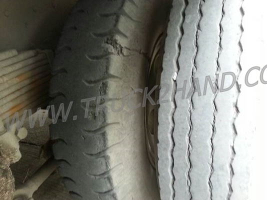 10 ล้อ ISUZU กระบะบรรทุกพื้นเรียบ  ปีจดทะเบียน 2541สภาพพร้อมใช้งาน