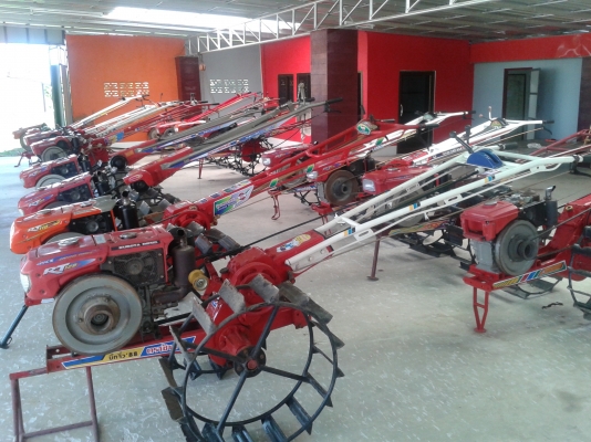 มีเครื่องมือสองจำนวนมากอยากขายและตัวรถเดินตาม3เกีย์4เกียสยาม