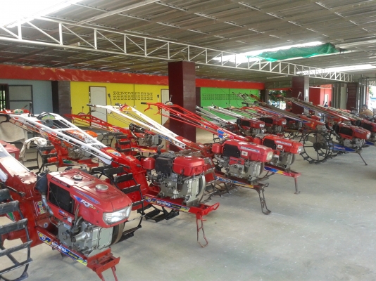 มีเครื่องมือสองจำนวนมากอยากขายและตัวรถเดินตาม3เกีย์4เกียสยาม