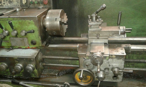 ขายครับขายเครื่องขนาด 5 ฟุต ลูกบิด น่าจะเป็นของบาวแกเรีย สภาพใช้งานอยู่ ไฟ 380V 45000 บาท 0814583376 ช่างเอก มีบริการจัดส่งทั่วประเทศ