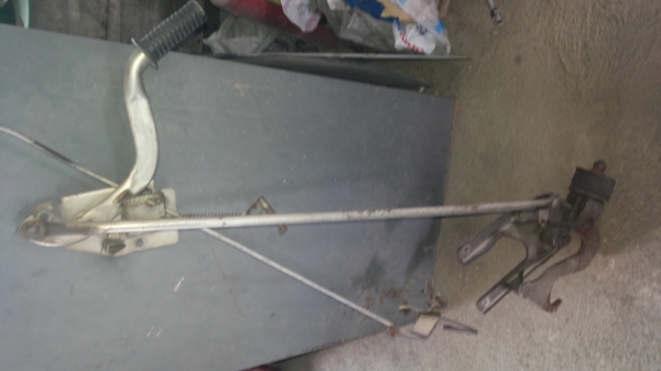 ตัวล๊อคหัวเก๋งอีซุซุร๊อกกี้ทั้งชุดสภาพสมบูรณ์