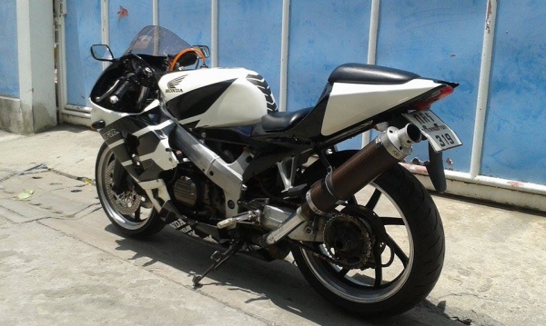 ขายด่วน Honda VFR nc30 400cc.แฟริ่งแต่ง rc211 ขายด่วน Honda VFR nc30 400cc.แฟริ่งแต่ง rc211