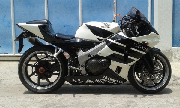 ขายด่วน Honda  VFR nc30 400cc.แฟริ่งแต่ง rc211