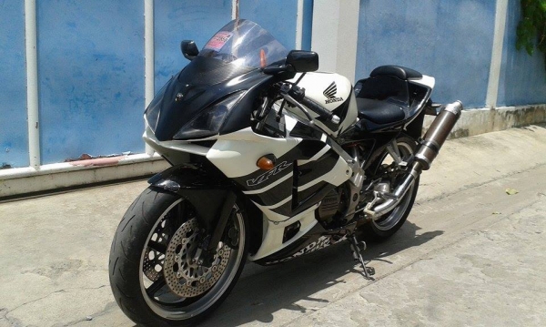 ขายด่วน Honda VFR nc30 400cc.แฟริ่งแต่ง rc211 ขายด่วน Honda VFR nc30 400cc.แฟริ่งแต่ง rc211