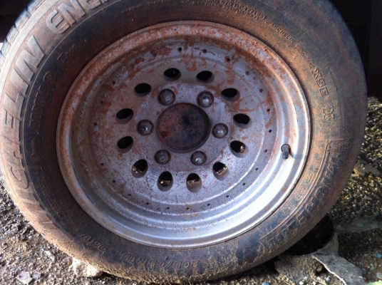 ขายล้อหยดน้ำ 15นิ้ว 6รู 4 ล้อ ราคา 4500 บาท ขายล้อหยดน้ำ 15นิ้ว 6รู 4 ล้อ ราคา 4500 บาท