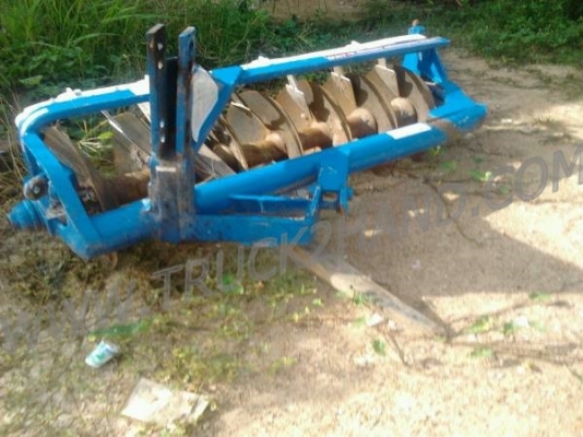 รถไถ ยี่ห้อ FORD รุ่น 6610 พร้อมอุปกรณ์ และเล่มทะเบียน สภาพพร้อมใช้งาน