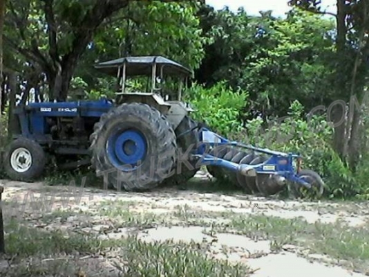 รถไถ ยี่ห้อ FORD รุ่น 6610 พร้อมอุปกรณ์ และเล่มทะเบียน สภาพพร้อมใช้งาน