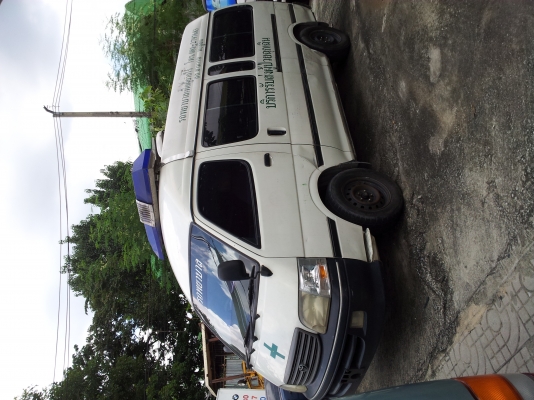 ขายรถพยาบาลหลังคาสูง ขายถูกๆ แถมเตียงให้ด้วย