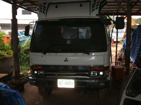 ขายด่วนรถสิบล้อเทลเลอร์ มิตซู 225 แรงม้า เครื่องยนต์ 6M61 กำลังแล็บลายกระบะท้ายลาดอยู่ ขายด่วนรถสิบล้อเทลเลอร์ มิตซู 225 แรงม้า เครื่องยนต์ 6M61 กำลังแล็บลายกระบะท้ายลาดอยู่